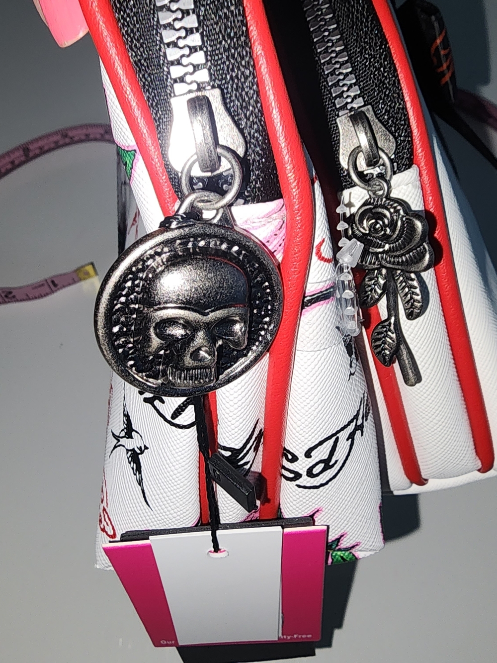 Ed Hardy White & Pink Rose Cosmetic Pouch Set - Picture 4 of 12